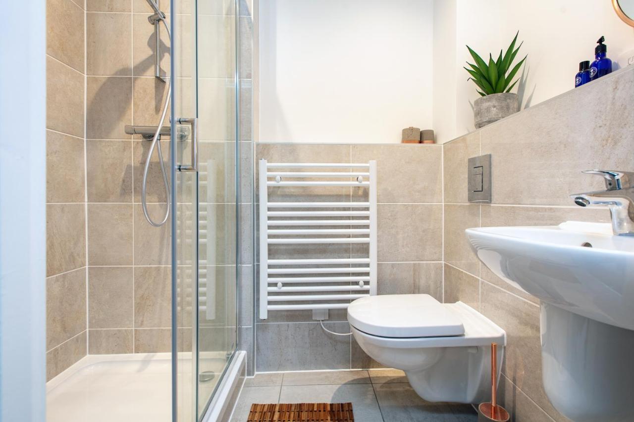 City Centre - Free Parking - Stylish 2 Bedroom Apartment Bristol Kültér fotó
