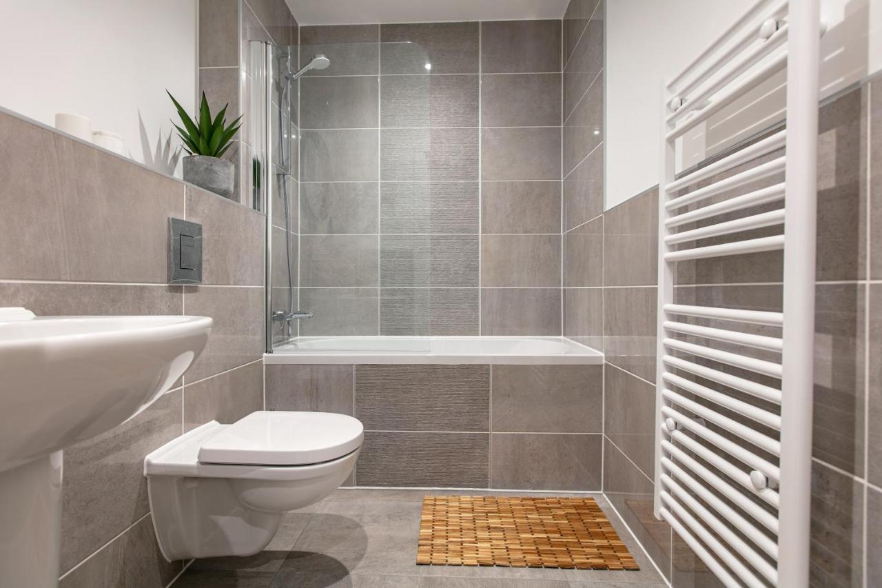 City Centre - Free Parking - Stylish 2 Bedroom Apartment Bristol Kültér fotó