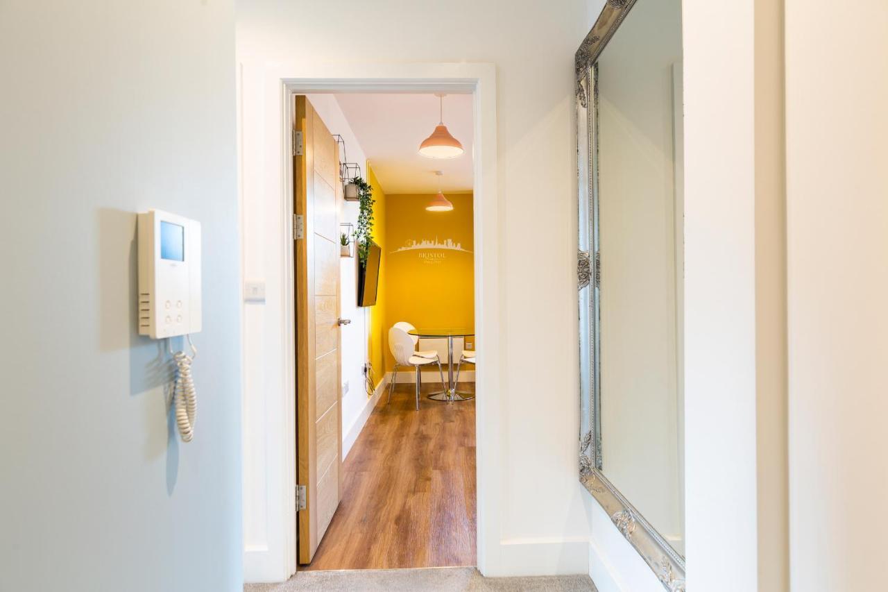 City Centre - Free Parking - Stylish 2 Bedroom Apartment Bristol Kültér fotó